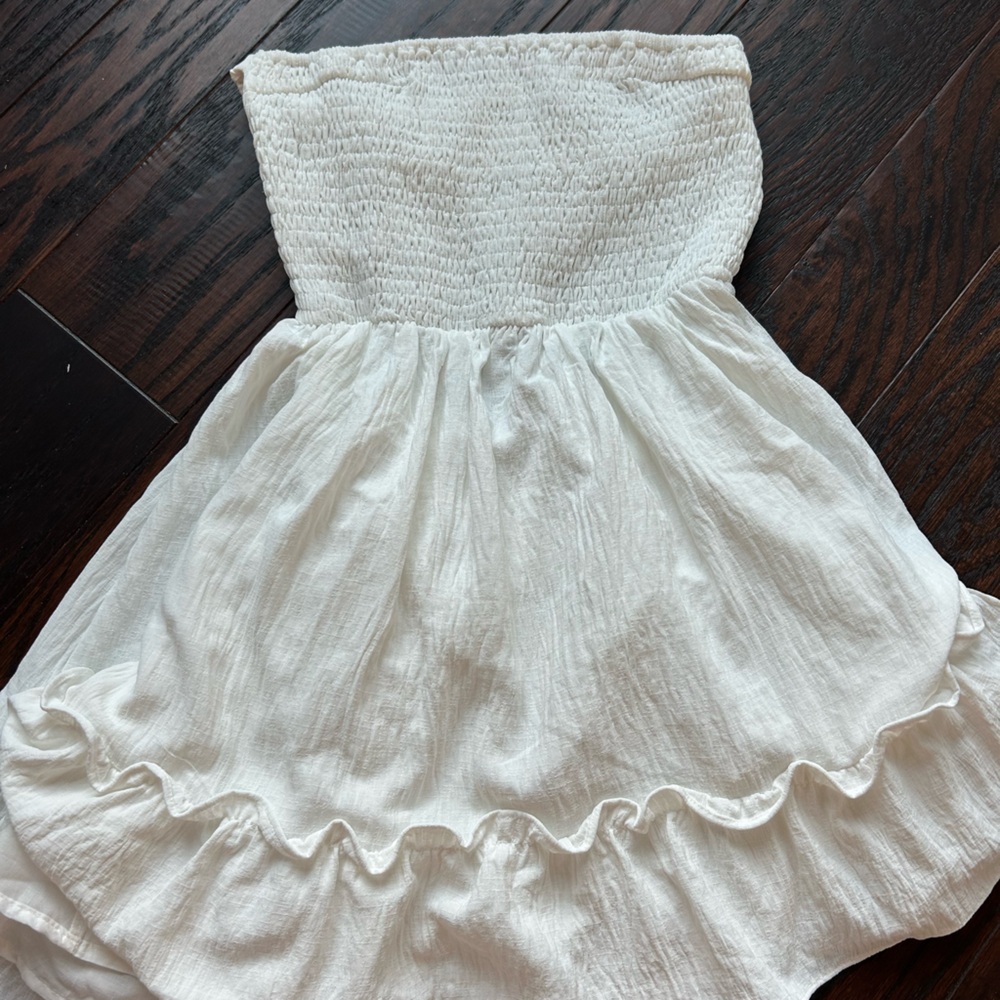 Beginning Boutique Strapless backless White Dress